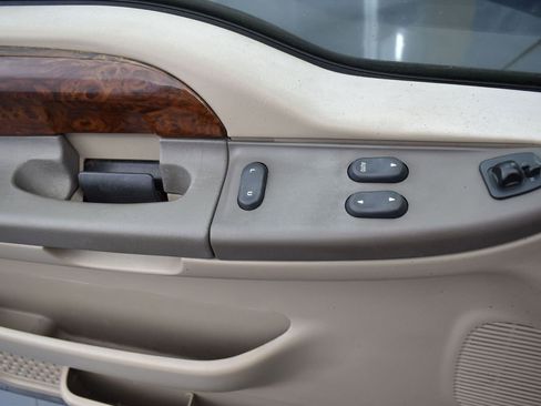 Used 2000 Ford F250 Lariat image 21