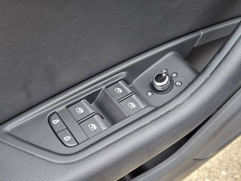 Used 2021 Audi A4 2.0T Premium w/ Convenience Package image 31