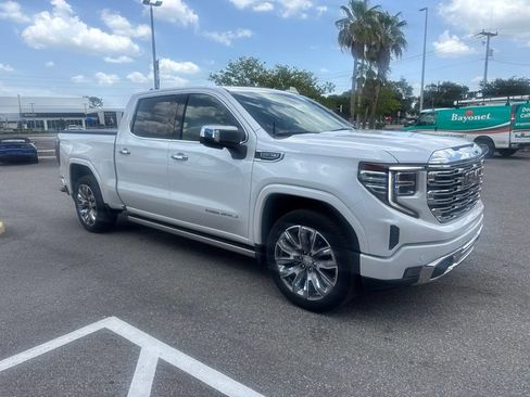 Used 2024 GMC Sierra 1500 Denali w/ Denali Reserve Package AWD/4WD image 3