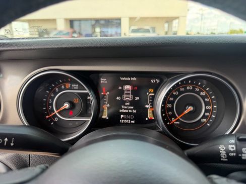Used 2018 Jeep Wrangler Unlimited Sport S AWD/4WD image 35