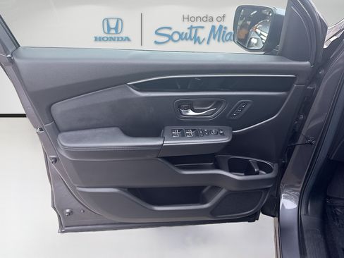 Certified 2025 Honda Pilot Touring image 20