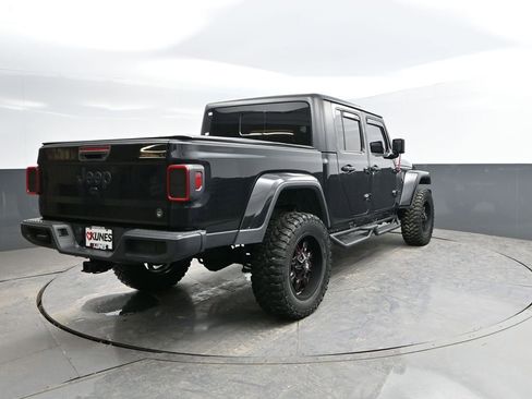 Used 2021 Jeep Gladiator Willys image 9