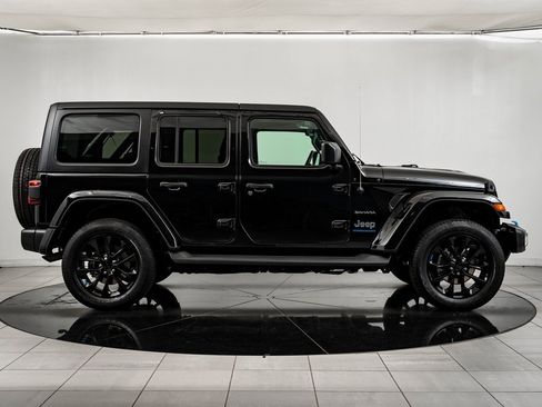 Used 2023 Jeep Wrangler Unlimited Sahara w/ Cold Weather Group image 11