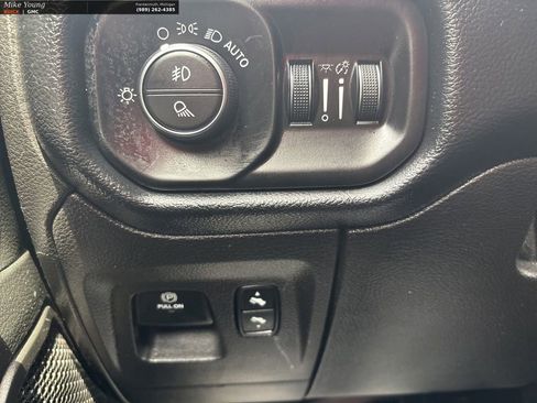 Used 2019 RAM 1500 Big Horn AWD/4WD image 16
