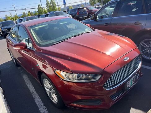 Used 2014 Ford Fusion SE FWD image 1