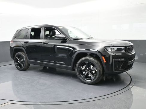 New 2026 Jeep Grand Cherokee Limited w/ Limited Altitude Package RWD image 8