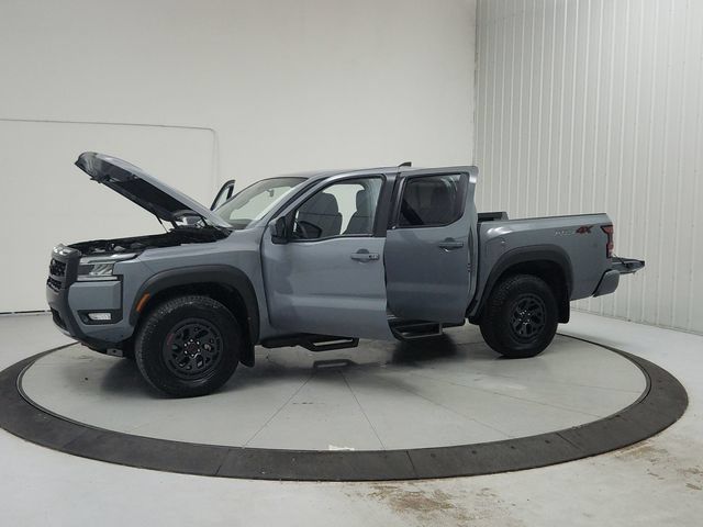 Used 2025 Nissan Frontier PRO-4X AWD/4WD image 11
