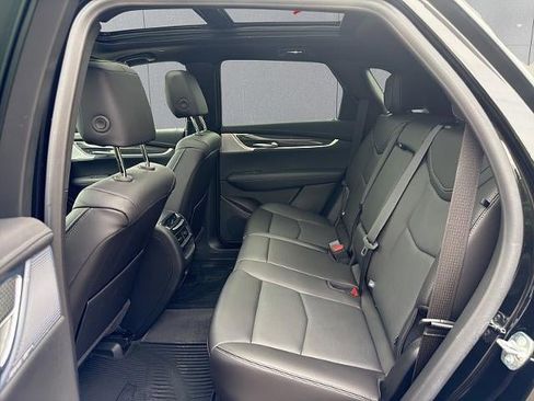 Used 2025 Cadillac XT5 Sportv w/ LPO, Onyx Lite Package AWD/4WD image 21