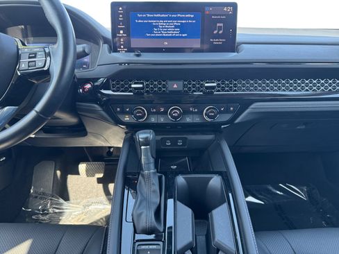 Used 2023 Honda Accord Touring image 11