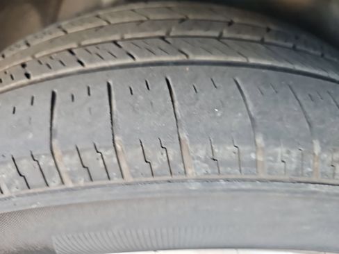 Used 2017 Chrysler Pacifica Touring-L w/ Tire & Wheel Group FWD image 19
