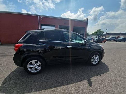 Used 2020 Chevrolet Trax LT w/ LT Convenience Package FWD image 10