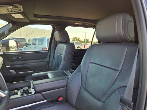 Used 2025 Toyota Sequoia Platinum AWD/4WD image 10