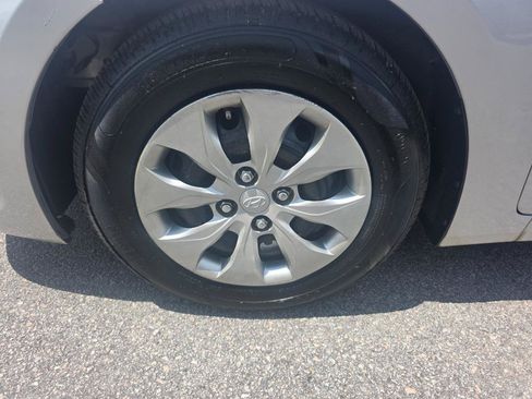 Used 2016 Hyundai Accent SE FWD image 17