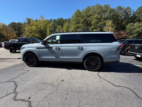 New 2025 Lincoln Navigator L Reserve w/ Jet Appearance Package image 4