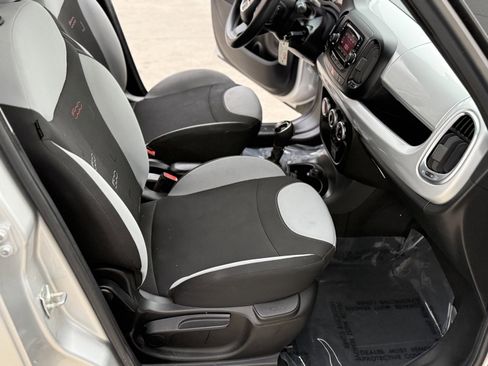 Used 2015 FIAT 500L Pop FWD image 29