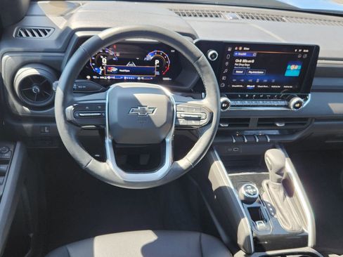 Used 2025 Chevrolet Colorado Trail Boss AWD/4WD image 9