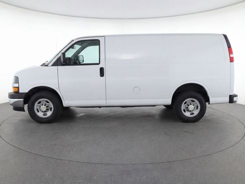 Used 2025 Chevrolet Express 3500 LT w/ LT Preferred Equipment Group image 5