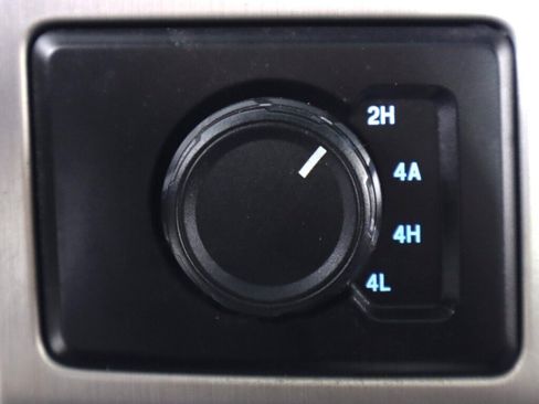Used 2018 Ford F150 Platinum w/ Technology Package AWD/4WD image 26