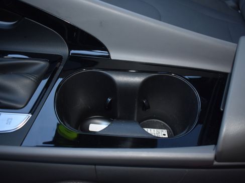 Used 2025 Hyundai Elantra SEL image 23