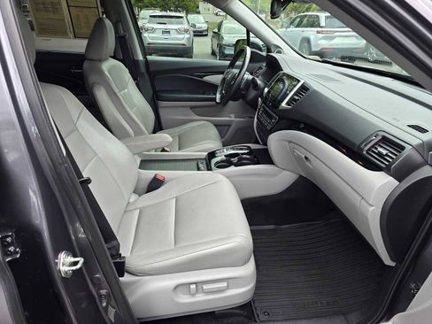 Used 2016 Honda Pilot Touring image 11