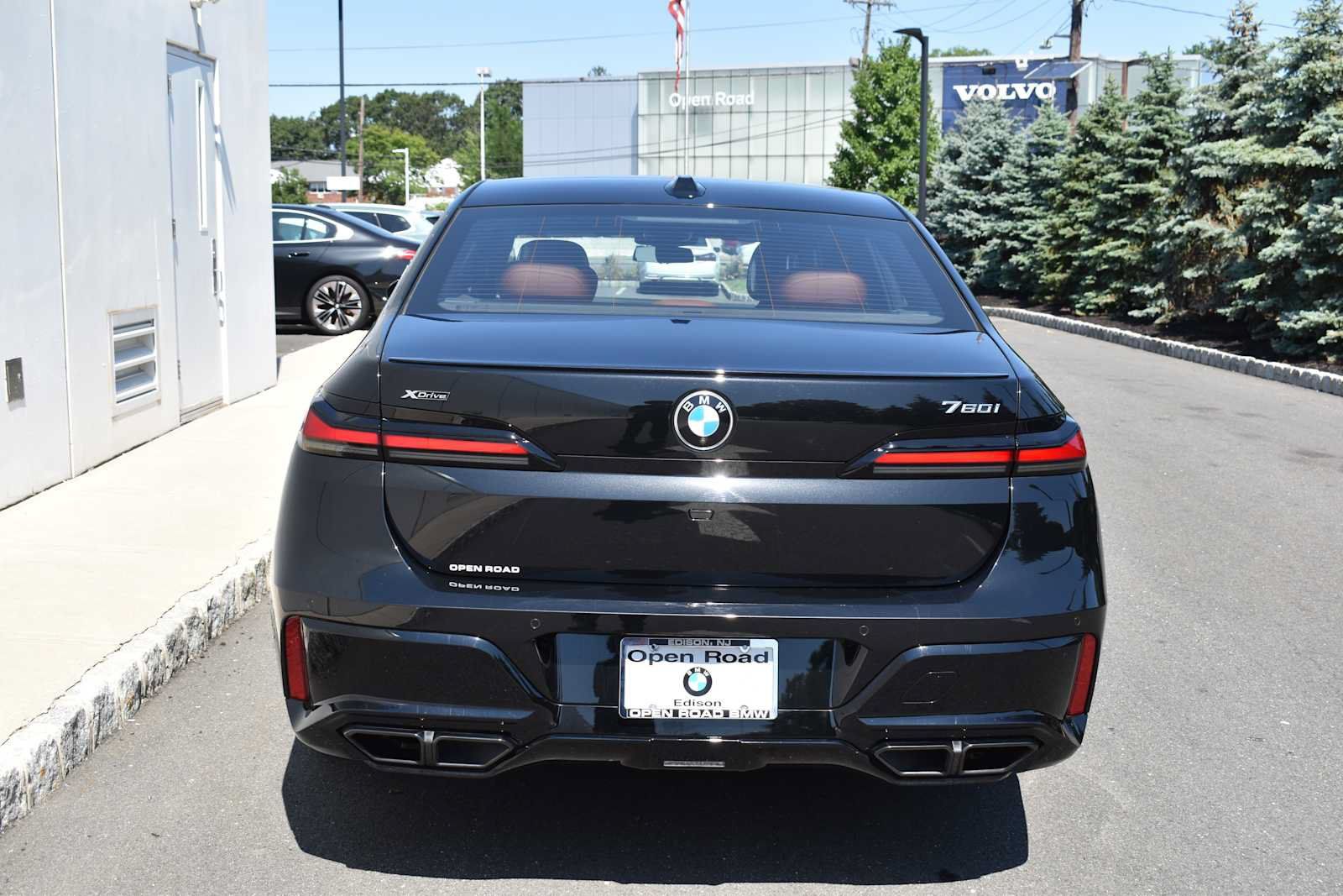 Used 2024 BMW 760i xDrive w/ Executive Package AWD/4WD image 6