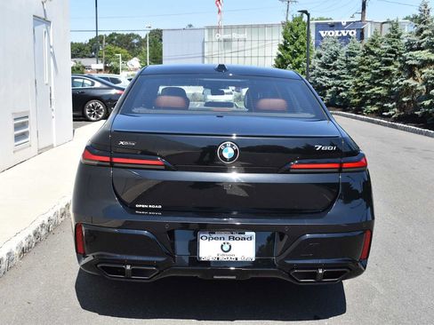 Used 2024 BMW 760i xDrive w/ Executive Package AWD/4WD image 6