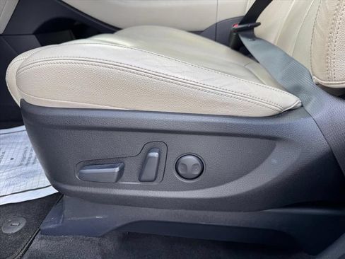 Used 2022 Hyundai Palisade SEL w/ Premium Package FWD image 17