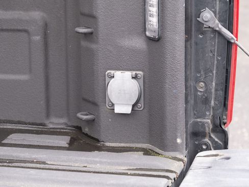 Used 2020 Chevrolet Silverado 1500 LTZ w/ LTZ Premium Package image 27