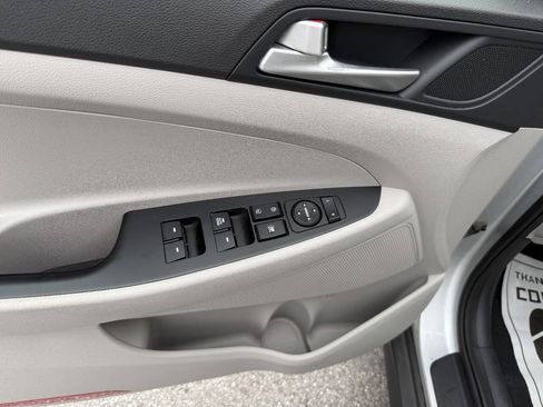 Used 2019 Hyundai Tucson SE AWD/4WD image 16