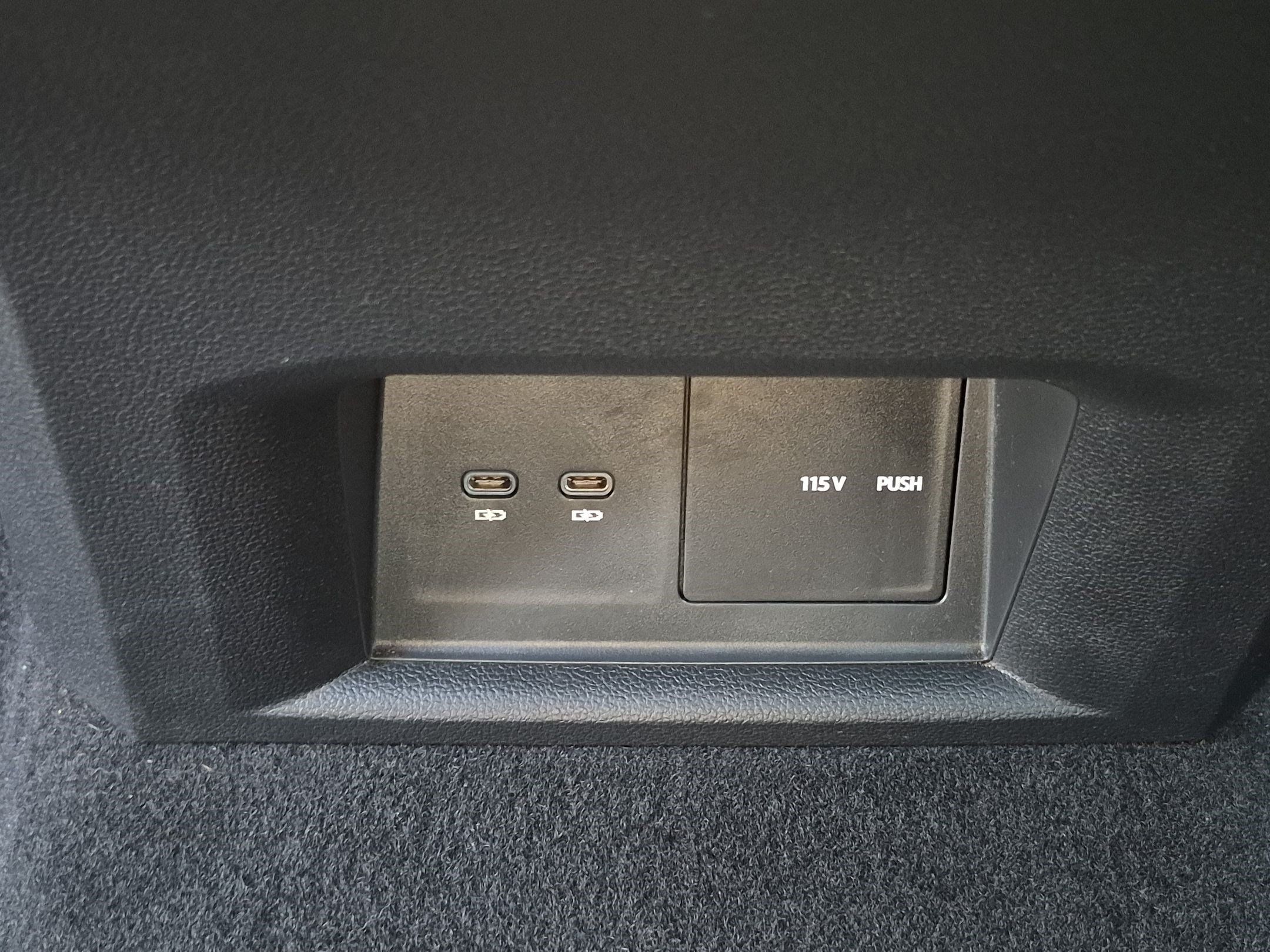 Used 2022 Volkswagen Atlas Cross Sport SEL AWD/4WD image 29