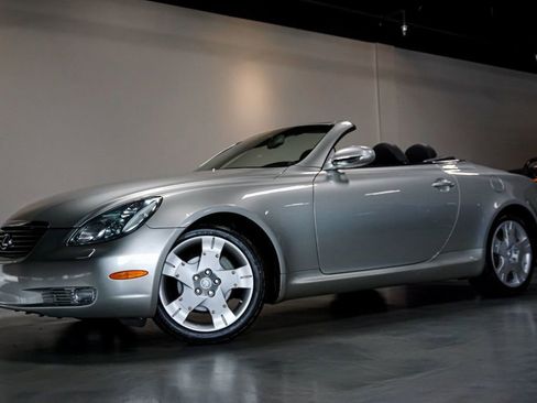 Used 2004 Lexus SC 430 Convertible RWD image 1