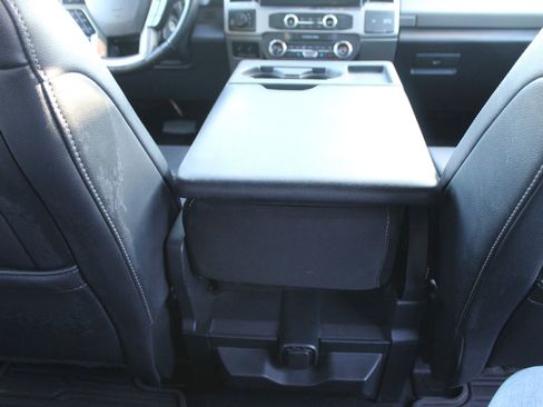 Used 2022 Ford F250 Lariat w/ Lariat Value Package AWD/4WD image 18