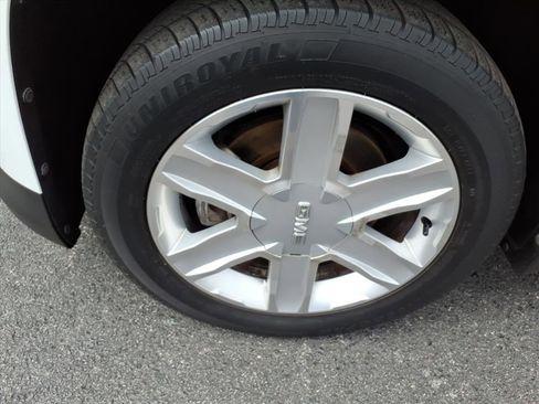 Used 2010 GMC Terrain SLT image 12