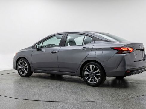 Used 2025 Nissan Versa SV image 6