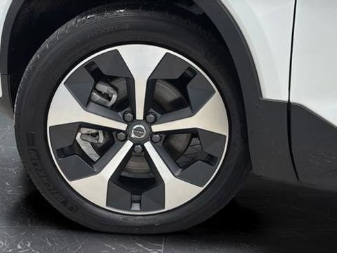 Used 2025 Volvo XC40 B5 Core AWD/4WD image 38