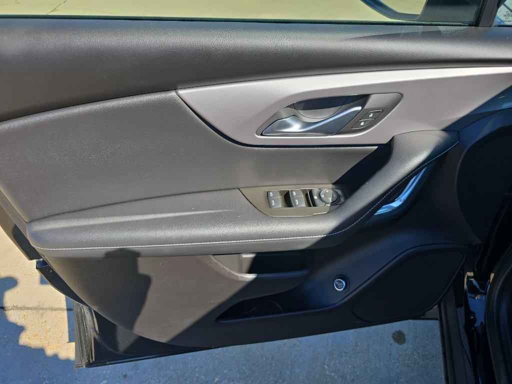 Used 2024 Chevrolet Blazer LT w/ Convenience Package FWD image 14