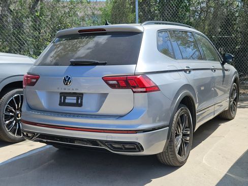 Used 2022 Volkswagen Tiguan SE R-Line image 2
