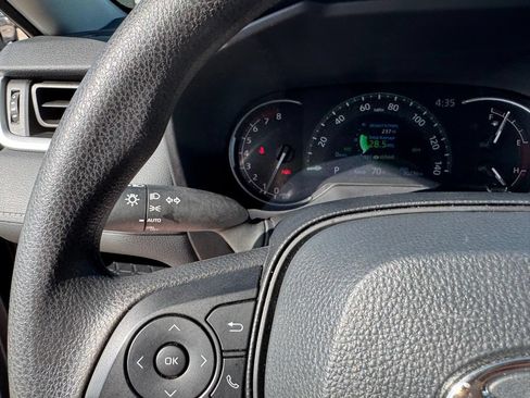 Used 2025 Toyota RAV4 XLE AWD/4WD image 22