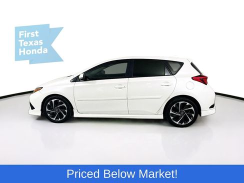 Used 2017 Toyota Corolla iM image 4
