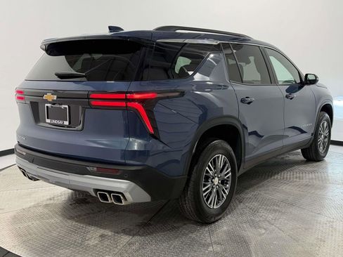 Used 2025 Chevrolet Traverse LT image 6