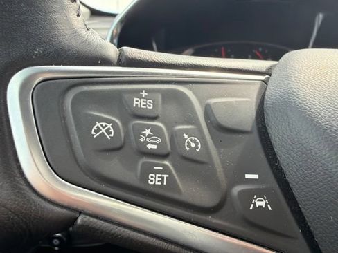 Used 2022 Chevrolet Equinox LT FWD image 10