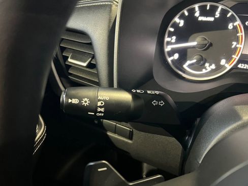 Used 2024 Nissan Rogue SV image 36