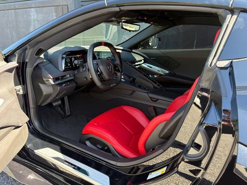 Used 2025 Chevrolet Corvette Z06 RWD image 4