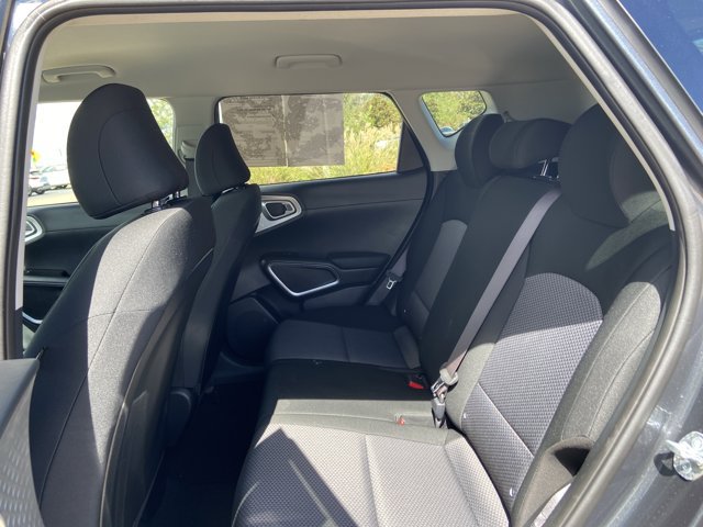 Used 2025 Kia Soul LX w/ LX Technology Package FWD image 14