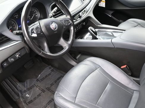 Used 2020 Buick Enclave Essence image 11