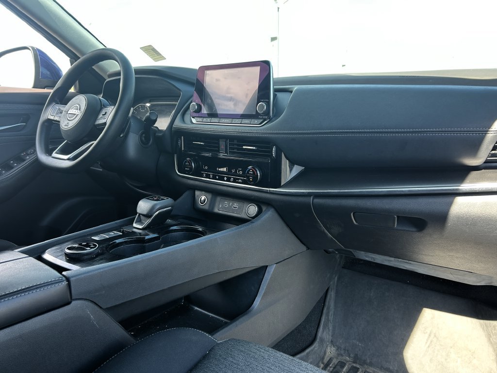 Used 2022 Nissan Rogue SV AWD/4WD image 31