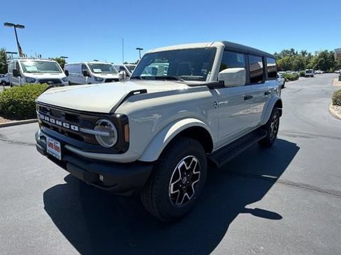 New 2026 Ford Bronco Outer Banks AWD/4WD image 1