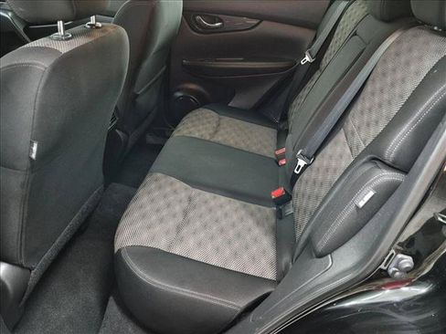 Used 2020 Nissan Rogue Sport SV FWD image 18