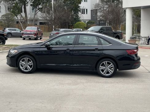 Used 2024 Volkswagen Jetta SE image 3