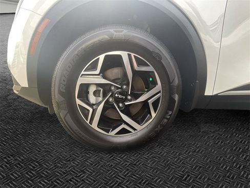 Certified 2023 Kia Sportage LX image 11
